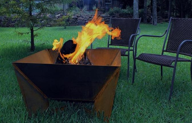 Hoyo de acero geométrico del fuego de Corten del cuadrado ardiente de madera al aire libre portátil