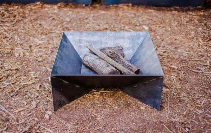 Decoración al aire libre de 30 pulgadas Madera-que quema el hoyo portátil del fuego de la aleta del arrabio