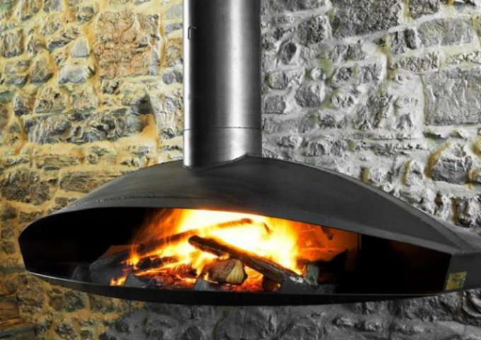 El negro cubrió la chimenea suspendida Heater Wall Mounted Wood Hanging interior