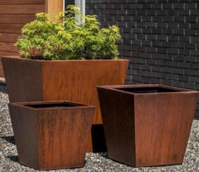 Caja cuadrada afilada de acero del plantador de Corten del color rústico caliente para el paisaje del jardín