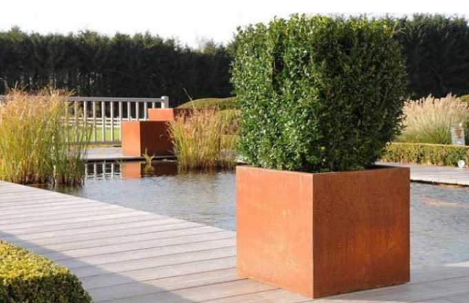 Plantador cuadrado de acero de Corten del metal del jardín del pote del tamaño moderno del cubo con los agujeros del drenaje