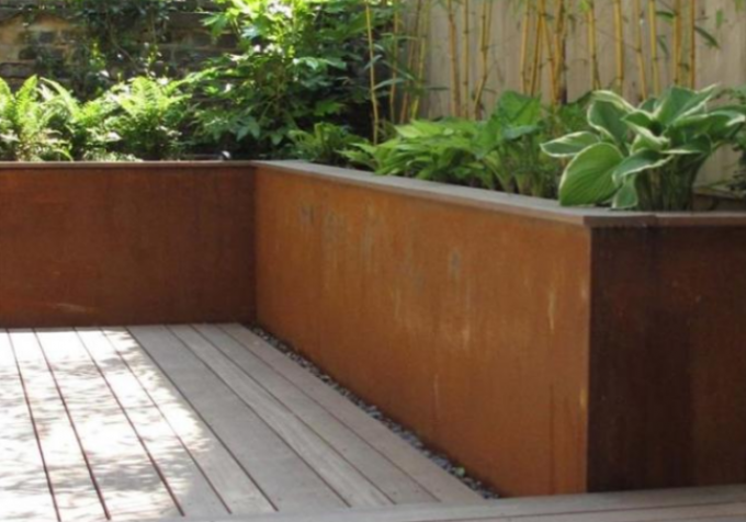 Caja de la esquina de acero contemporánea del plantador del metal de Corten para al aire libre residencial