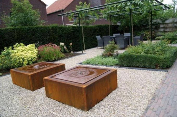 La decoración del jardín aherrumbró capa freática de acero anaranjada del cuadrado de la fuente de Corten