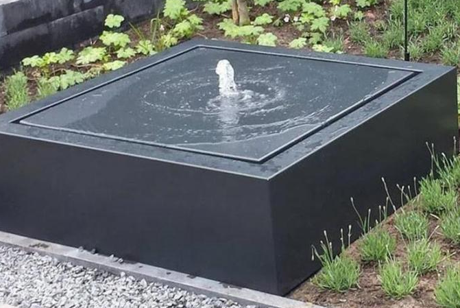 Característica al aire libre del agua del acero de carbono de la fuente superficial negra de la piscina para el jardín