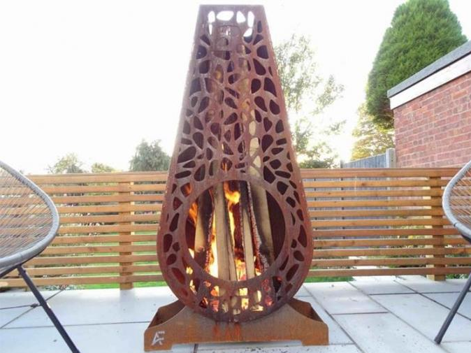 Chimenea al aire libre de Colonna del acero ardiente de madera de Corten para el paisaje del jardín