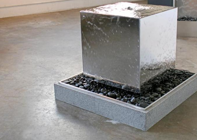 Fuente de agua de acero inoxidable de conexión en cascada negra del cubo del agua decorativa pública
