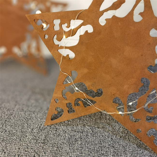 El metal de acero asteroide de Corten adorna la decoración de la Navidad para el jardín