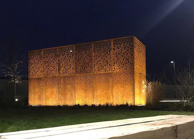 El laser decorativo cortó el edificio del panel de la pantalla