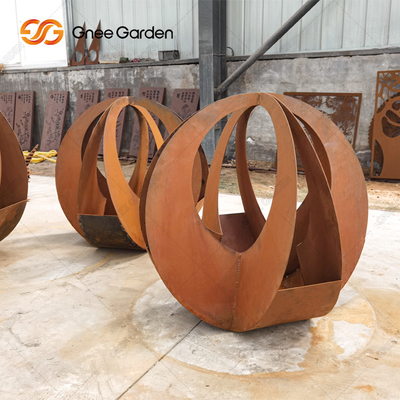 El laser de encargo de la forma cortó geométrico corten las macetas de acero los 90*25*25cm