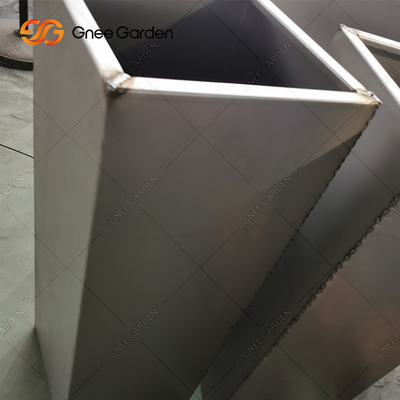 Plantador rectangular de la pared del metal del plantador decorativo al aire libre grande del metal de Corten