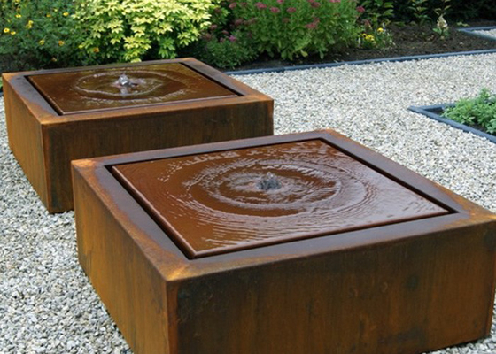 Características al aire libre decorativas del agua de la escultura de las fuentes de agua del jardín del metal