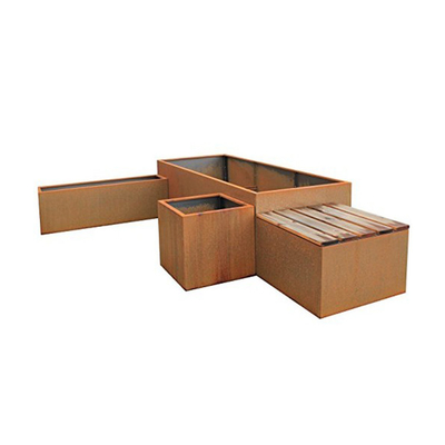 Metal que dobla a Rusty Corten Steel Planter Box en el patio al aire libre