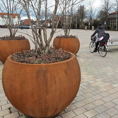 plantador al aire libre formado esfera aumentado 1000m m del metal para el centro comercial
