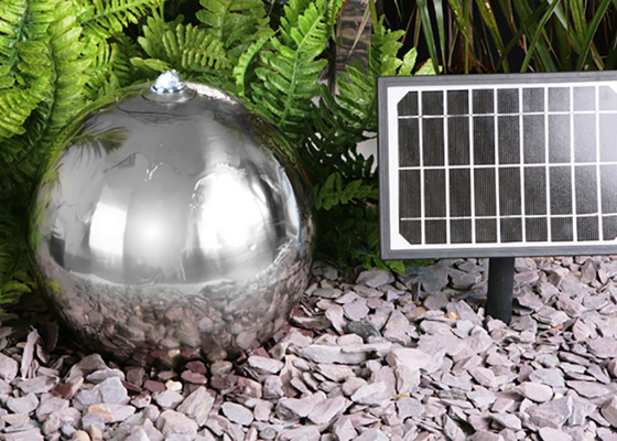 el jardín del metal de los 70cm adorna la característica de acero inoxidable del agua de la esfera con las luces LED