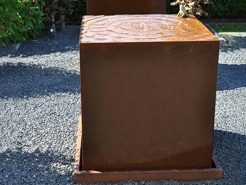 el jardín cuadrado del metal de 1100m m adorna la característica de acero del agua de Corten