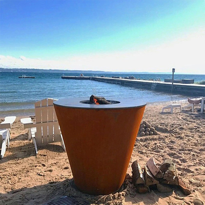 Leña que quema la parrilla al aire libre de acero del top de la estufa de Corten para acampar del jardín