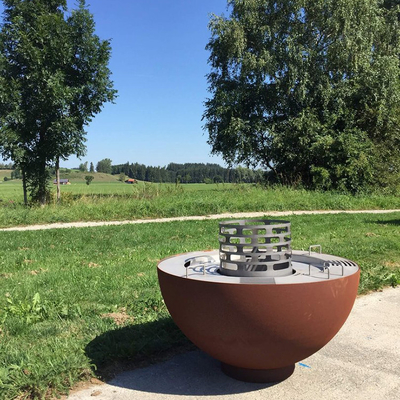 BARBACOA de acero al aire libre del hoyo del fuego de 1000m m Corten con el anillo modificado para requisitos particulares de la parrilla
