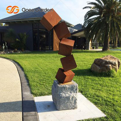 La escultura de acero de Corten del bloque del peligro aherrumbró las esculturas del jardín del metal para el césped