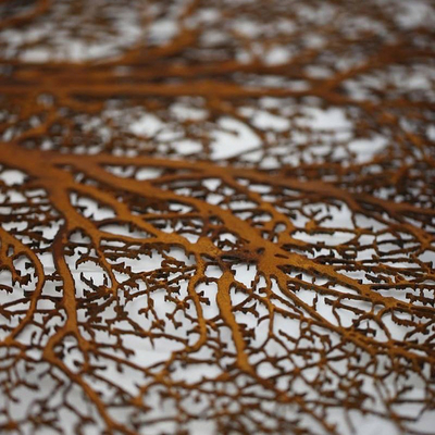 El acero de Corten aherrumbró árbol al aire libre realista del metal esculpe decorativo