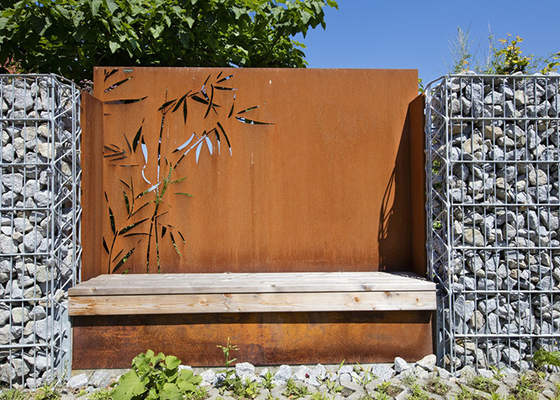 El bambú modela los ornamentos del jardín del metal que el laser cortó decorativo al aire libre de los paneles del acero de Corten