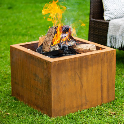 Hoyo ardiente de madera al aire libre 600 x 600 X H500mm del fuego del metal del cuadrado