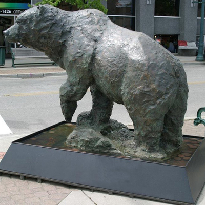 El oso polar de bronce al aire libre del jardín de Gnee esculpe de tamaño natural modificada para requisitos particulares