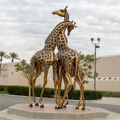 La jirafa al aire libre grande de tamaño natural de la escultura de bronce del jardín de Gnee formó modificado para requisitos particulares