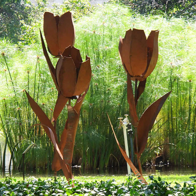 La yarda de Tulip Flower Shape Custom Metal del jardín de Gnee esculpe para el patio trasero