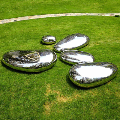 Guijarro pulido del jardín de Gnee el alto forma la escultura de acero inoxidable para el césped