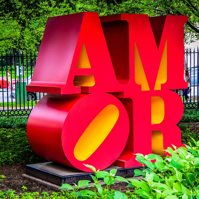 El jardín de Gnee que ajardinaba la escultura roja del metal de la decoración modificó para requisitos particulares