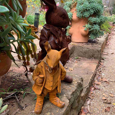 El arrabio aherrumbró servicio al aire libre de tamaño natural del OEM de las estatuas de los ciervos