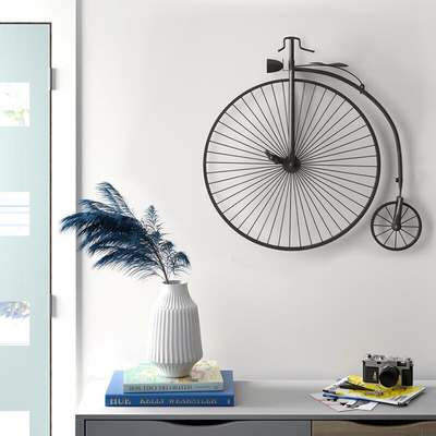 Bici de la ejecución del alambre de metal del jardín de Gnee en la pared para la decoración