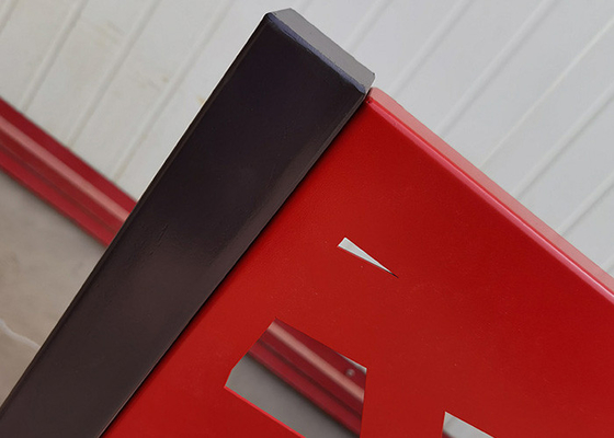 El panel de acero pintado rojo de la pantalla del corte del laser GN-SP-166 con el modelo geométrico