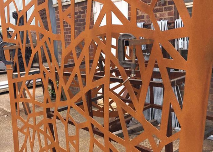 El laser de acero al aire libre de Corten cortó las pantallas