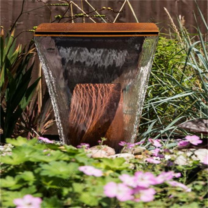 Característica de acero del agua de Corten
