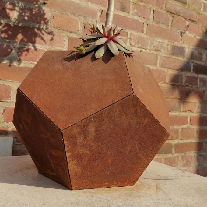 El laser del arreglo para requisitos particulares cortó la maceta de encargo al aire libre de la forma del florero de Corten de Corten del jardín creativo de acero decorativo grande de acero del plantador