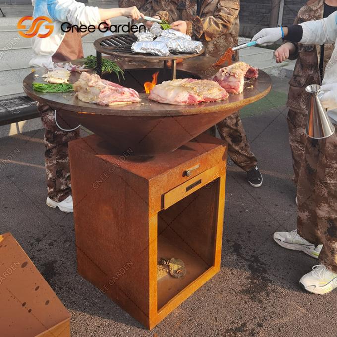 Parrilla de acero de cocinar al aire libre de Corten del patio trasero de la parrilla del carbón de leña decorativo al aire libre portátil del jardín
