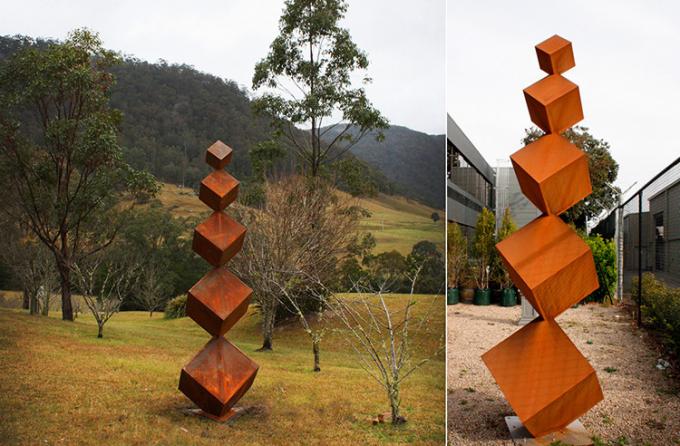 Línea aherrumbrada escultura de acero de la curva de Corten del bloque moderno al aire libre del peligro del césped de la yarda de la decoración